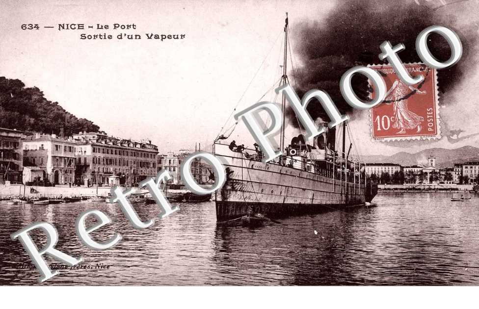 LE PORT SORTIE D'UN VAPEUR