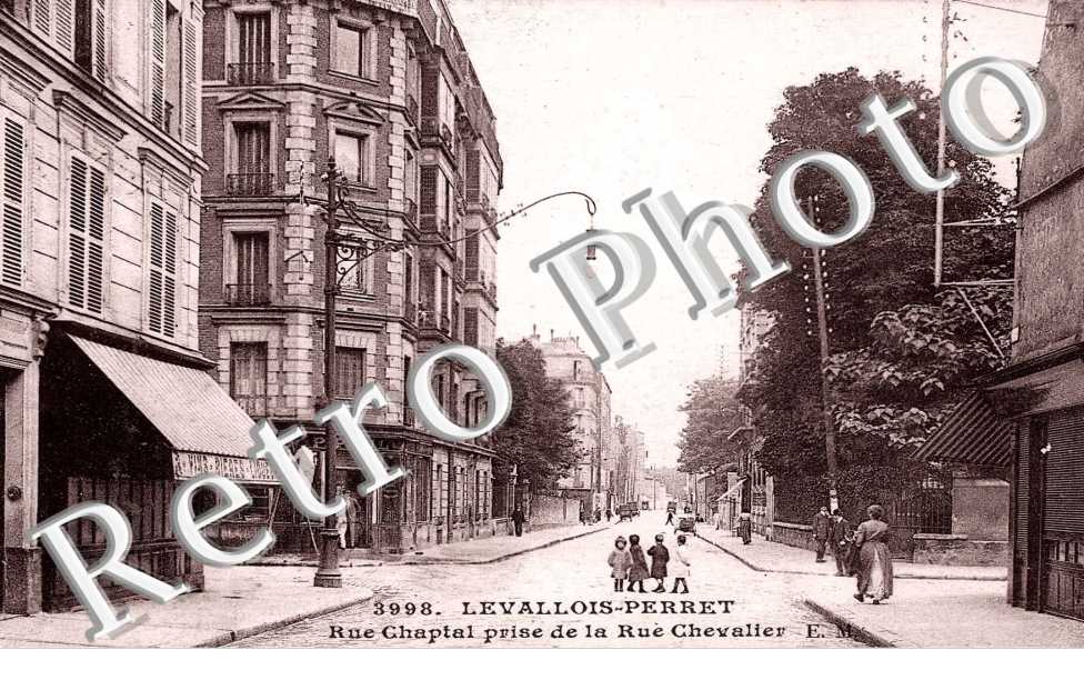 Rue Chaptal depuis la Rue chevallier
