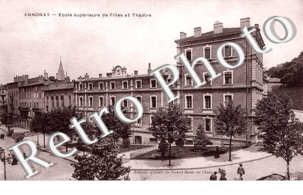 Ecole superieure de filles et theatre