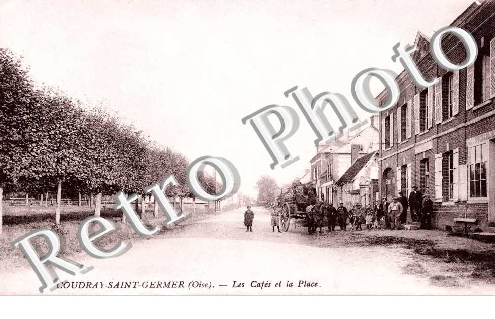 les cafes et la place