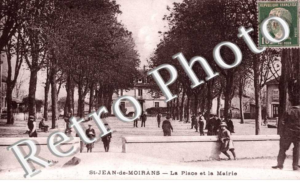 La Place et la Mairie