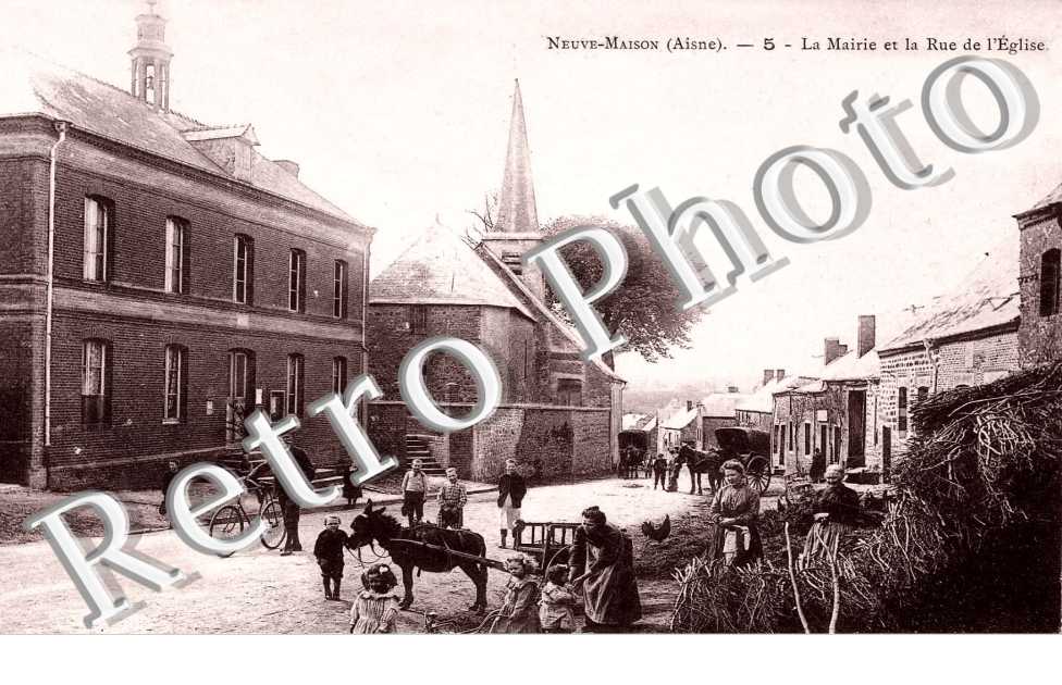 la mairie et la rue de l'eglise