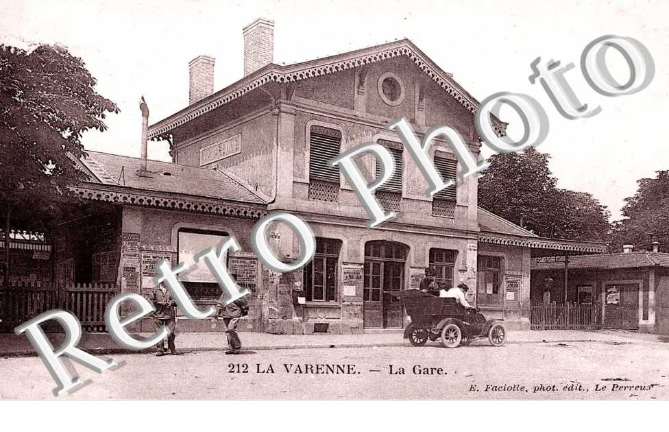 LA VARENNE SAINT HILAIRE la gare