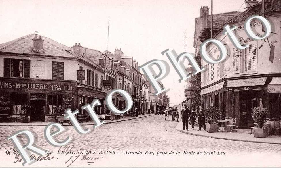 Grande Rue prise de la route de Saint Leu