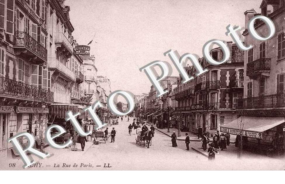 LA RUE DE PARIS