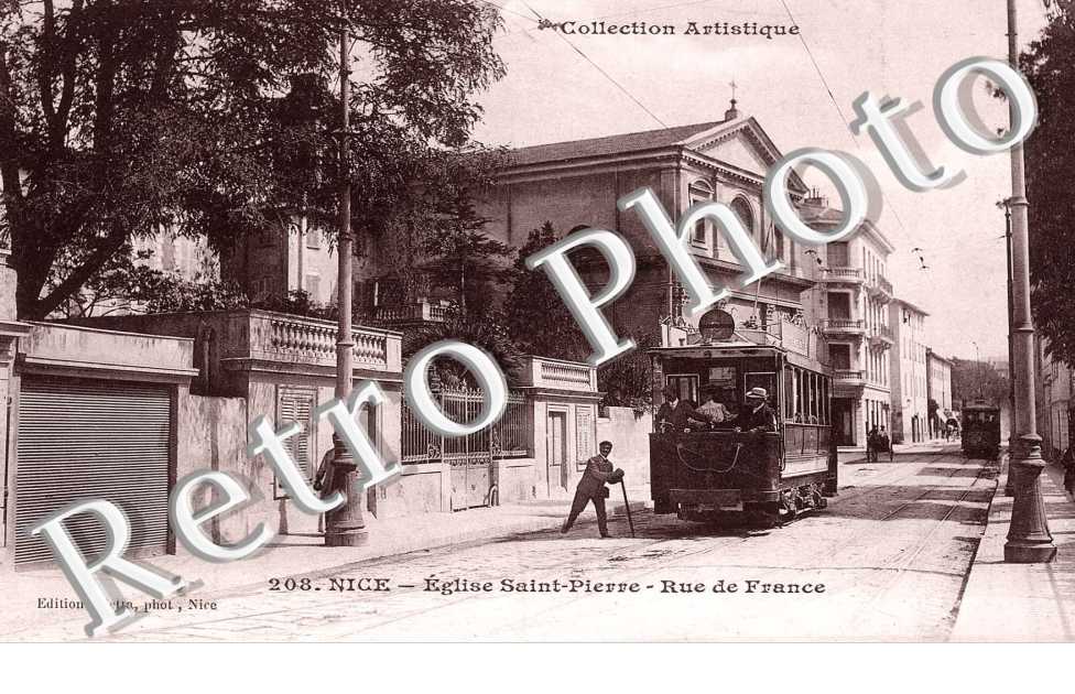 L'Eglise St Pierre et Rue de France