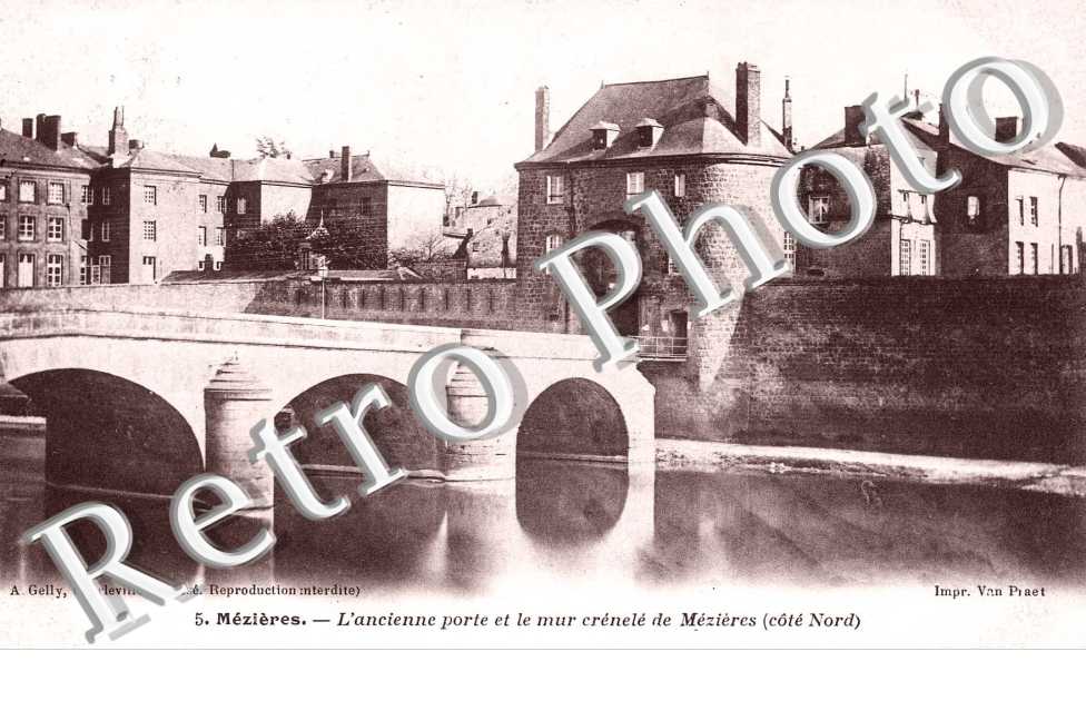 L'ANCIENNE PORTE ET MUR CRENELE