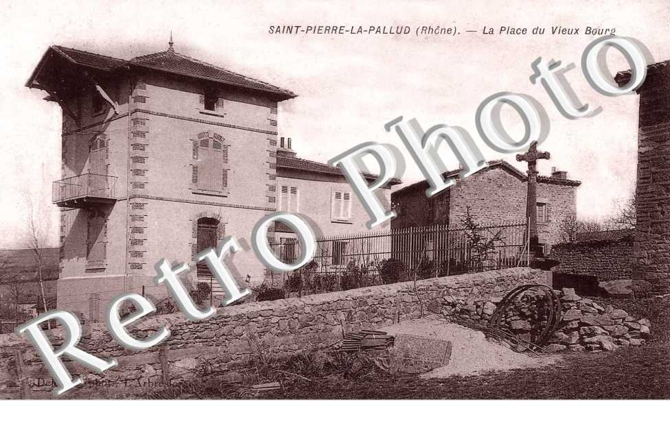La place du vieux bourg