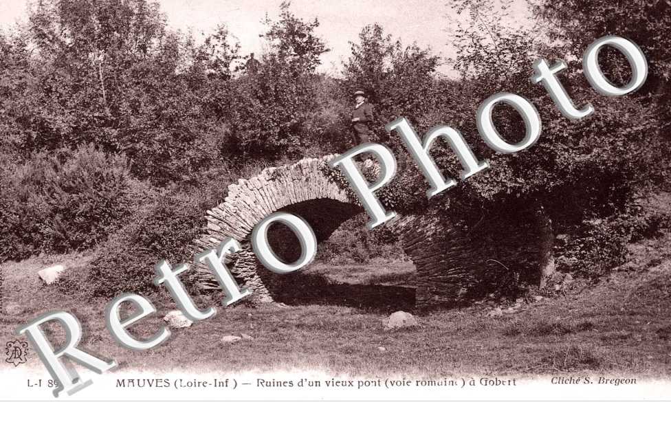 Ruines d'un vieux pont