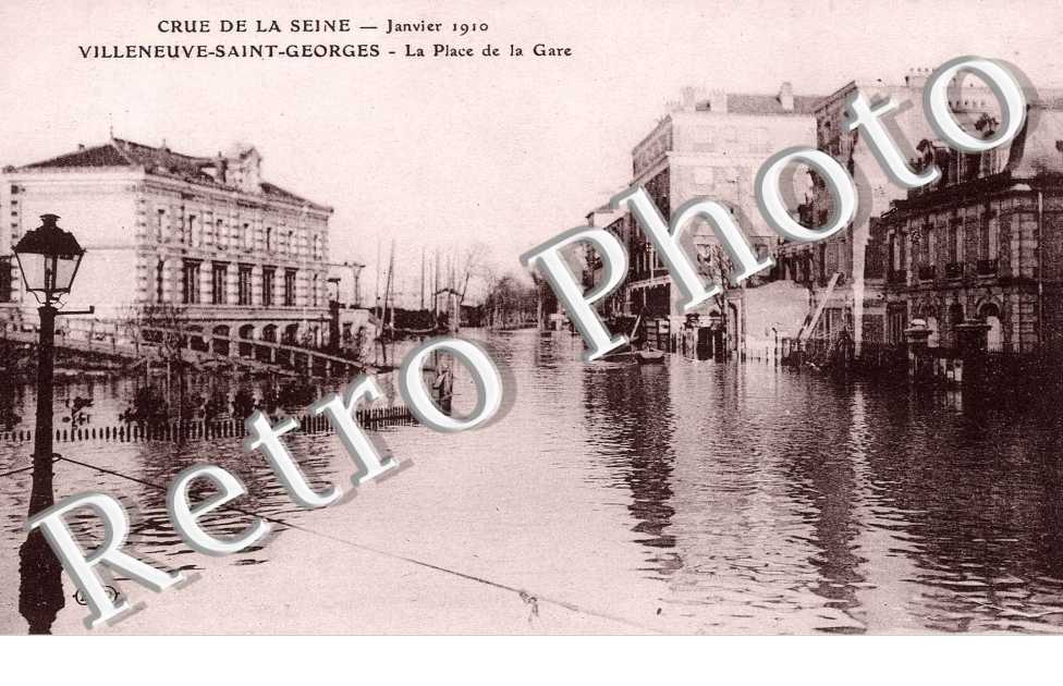 La place de la gare lors des inondations de 1910