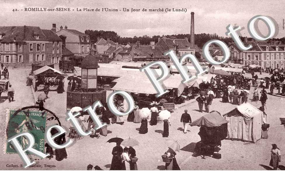 LA PLACE DE L'UNION UN JOUR DE MARCHE