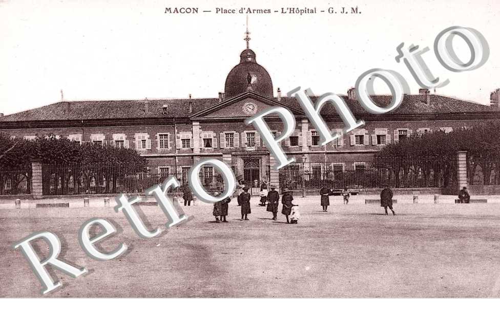 PLACE D'ARMES - L'HOPITAL