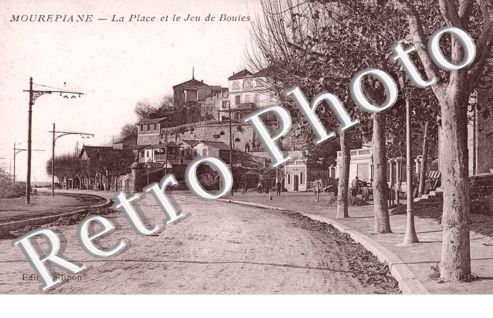 MOUREPIANE - LA PLACE ET LE JEU DE BOULES