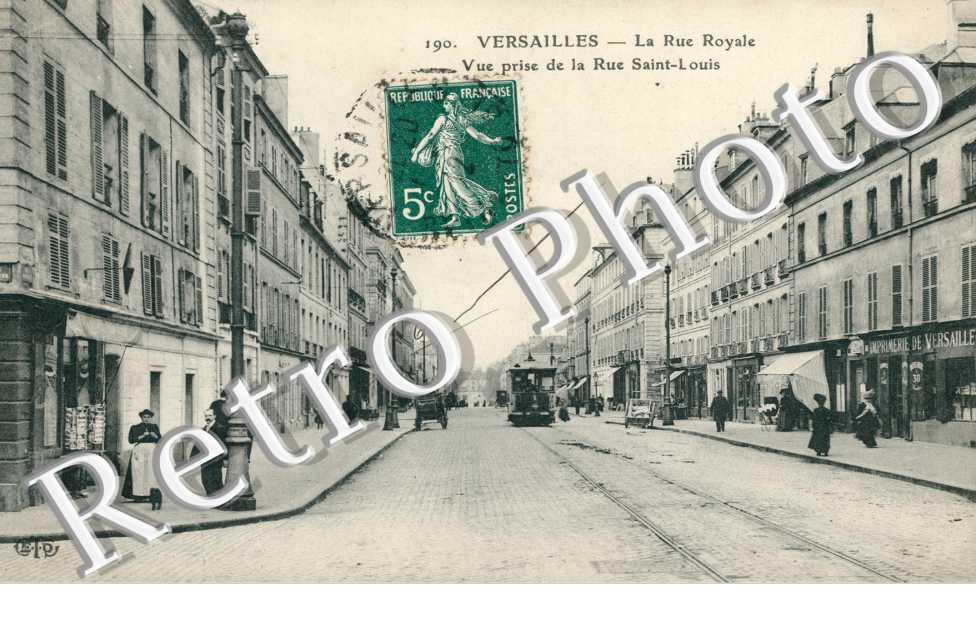 La Rue Royale - Vue prise de la rue Saint Louis