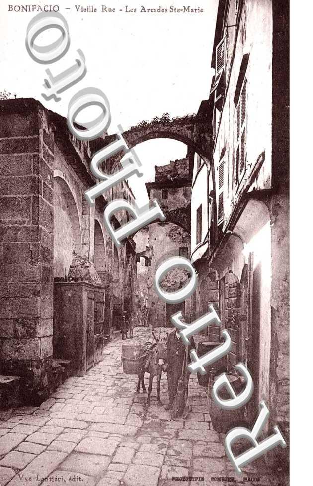vieille rue - les arcades sainte marie