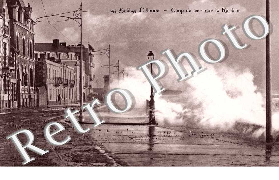 Coup de mer sur le Remblai au Phare Rouge