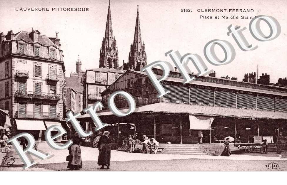PLACE ET MARCHE SAINT PIERRE