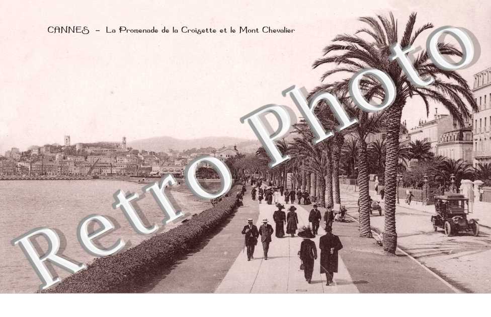 la Promenade de la Croisette et le Mont Chevalier