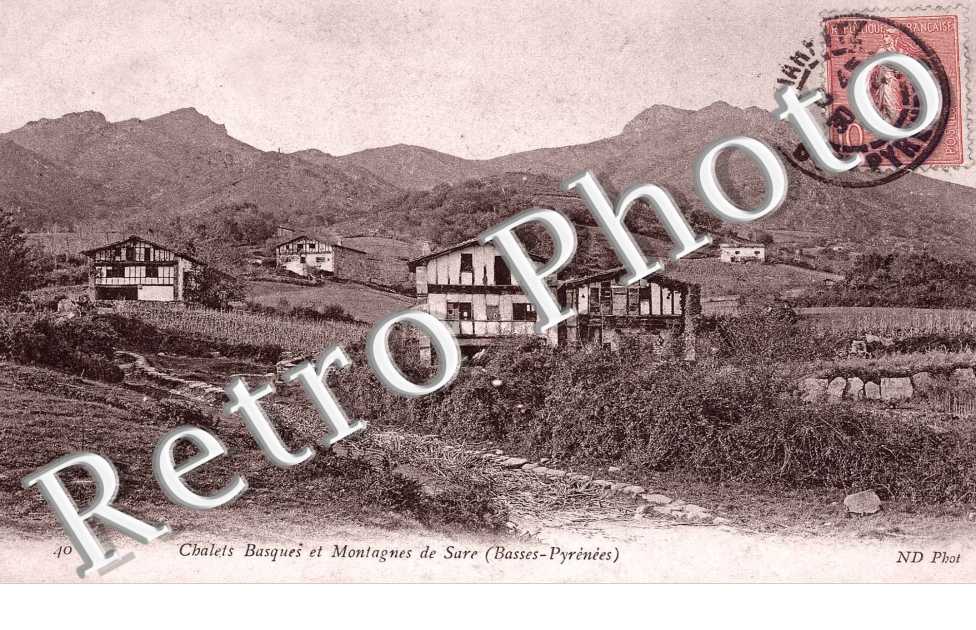 Chalets basques et montagne de Sare