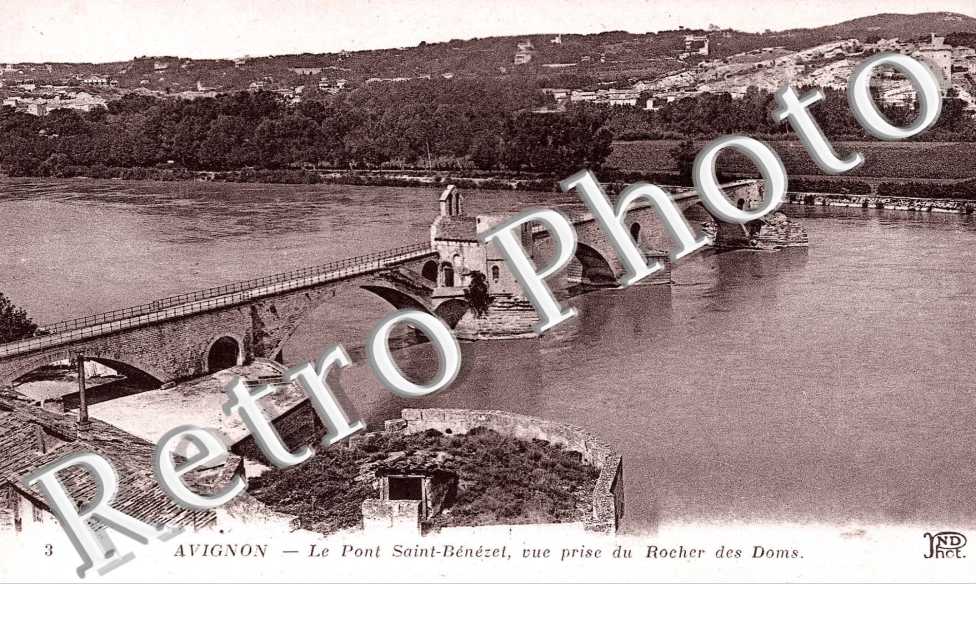LE PONT SAINT BENEZET PRIS DU ROCHER DES DOMS
