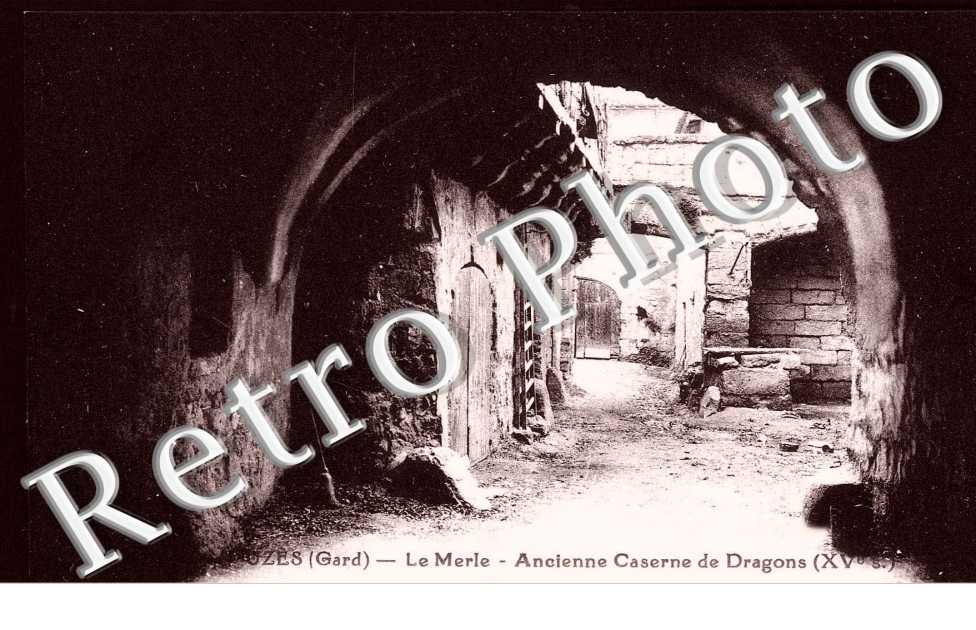 le merle - ancienne caserne de dragons (XVe siecle)