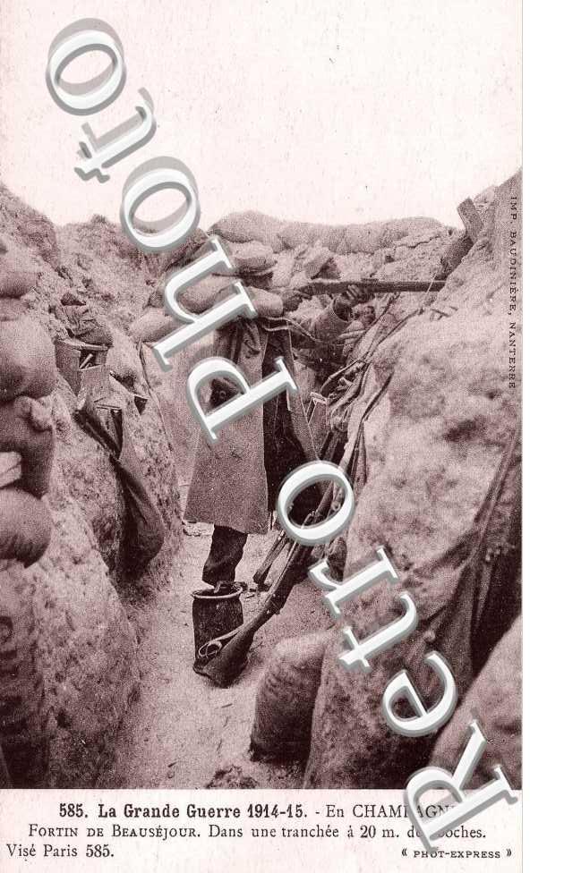La grande guerre 1914-15 Tranchee a 20 m des boches