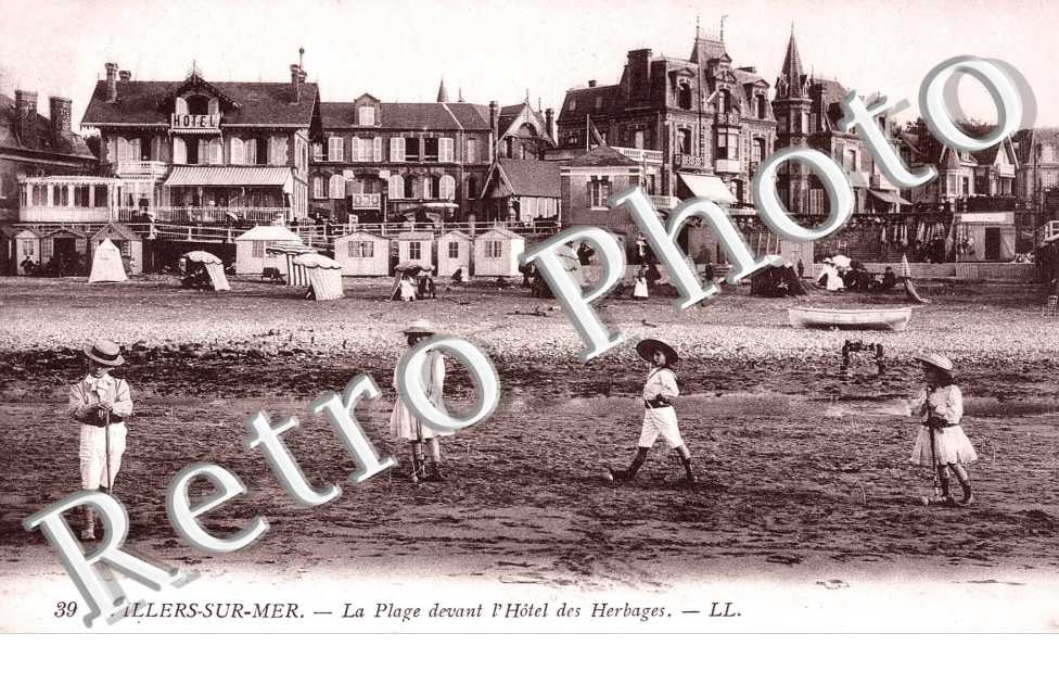 la plage devant l'Hotel des Herbages