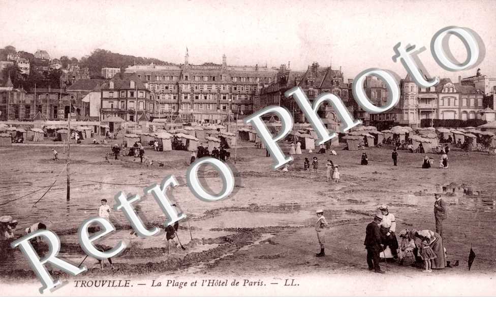 La plage et l'hotel de Paris