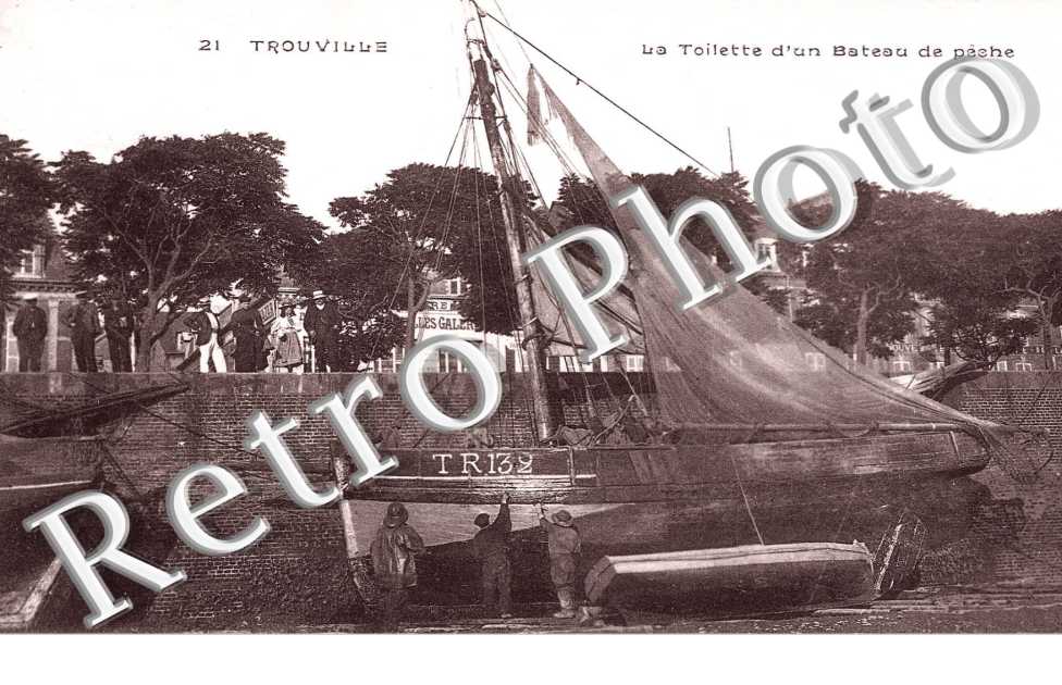 la toilette d'un bateau de peche