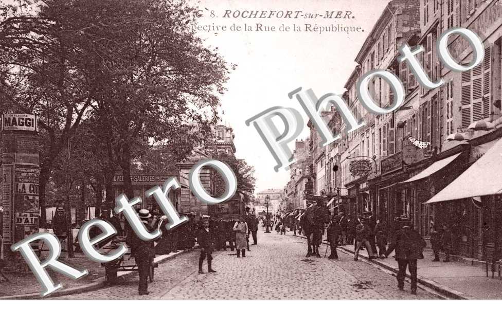 LA RUE DE LA REPUBLIQUE