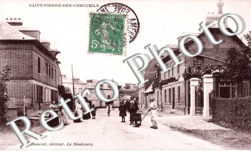 Le village. St Pierre des Cercueils