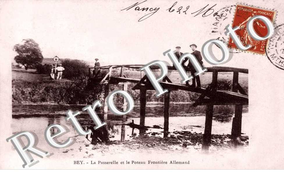 Passerelle et le poteau frontiere allemand
