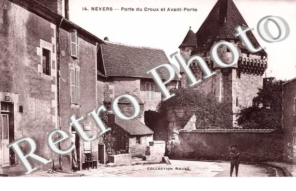 PORTE DU CROUX ET AVANT PORTE