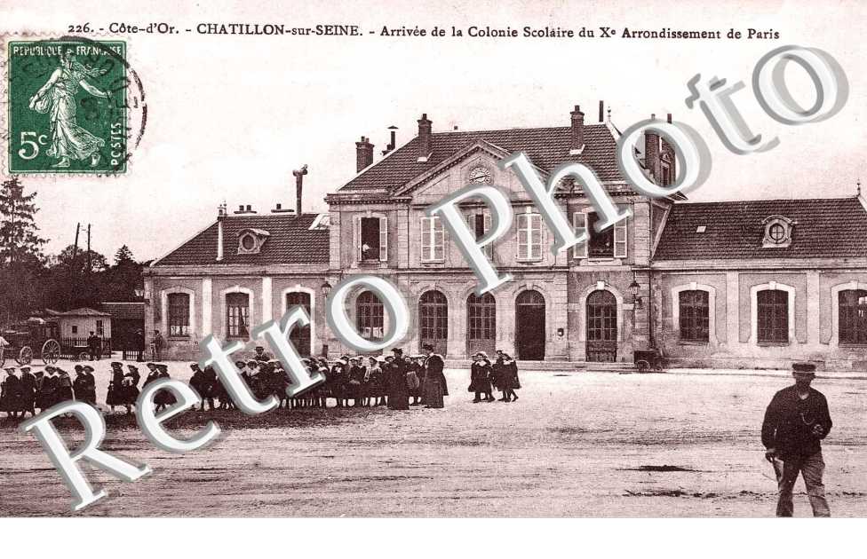 arrivee de la colonie scolaire du 10eme arrondissement de Paris