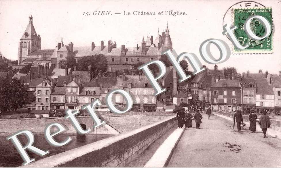 LE CHATEAU ET L'EGLISE
