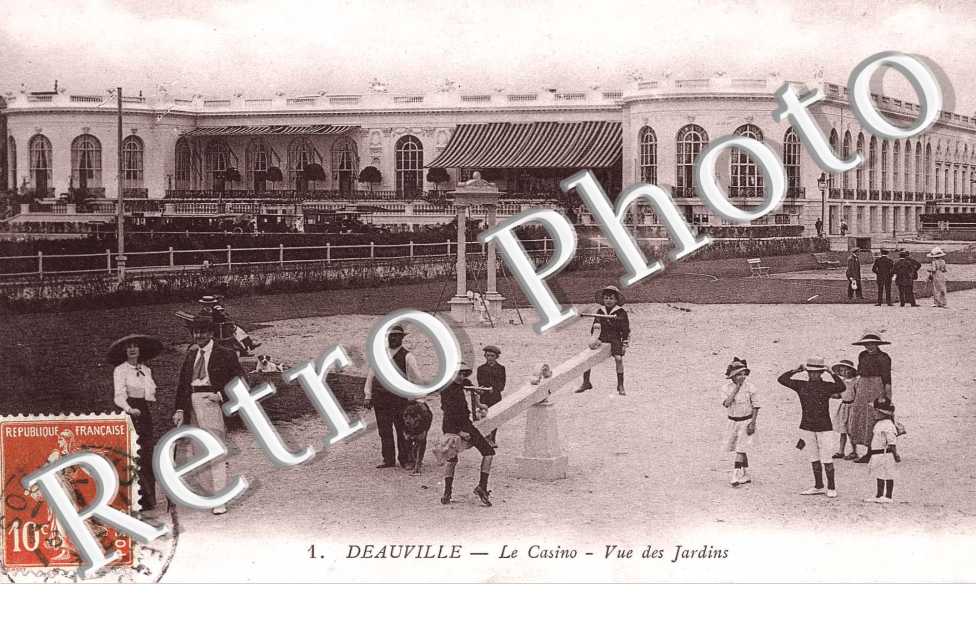 le Casino vu des Jardins
