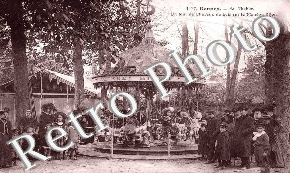 au Thabor Un tour de chevaux de bois sur le manege Bijou