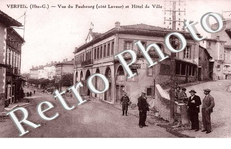 vue du faubourg et hotel de ville