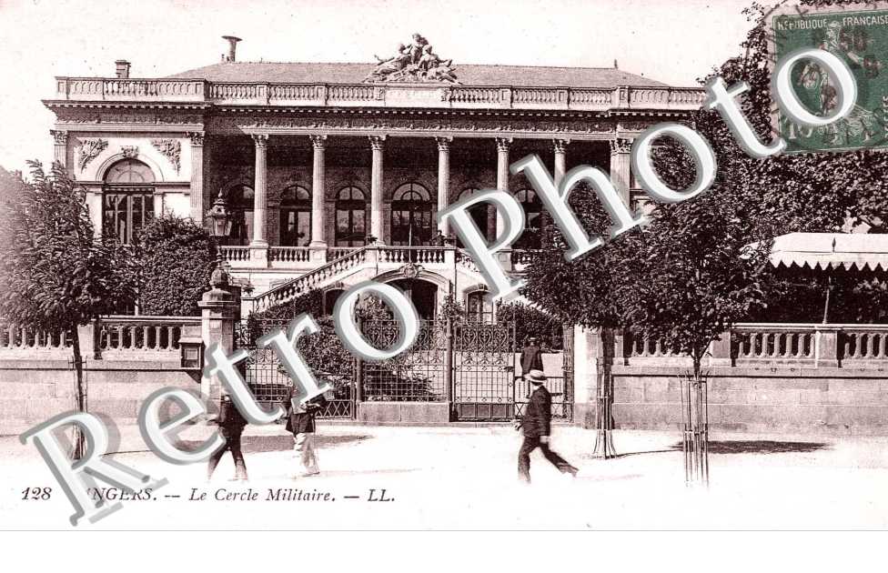  LE CERCLE MILITAIRE