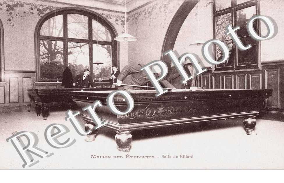 MAISON DES ETUDIANT Salle de billard  rue Gustave Simon