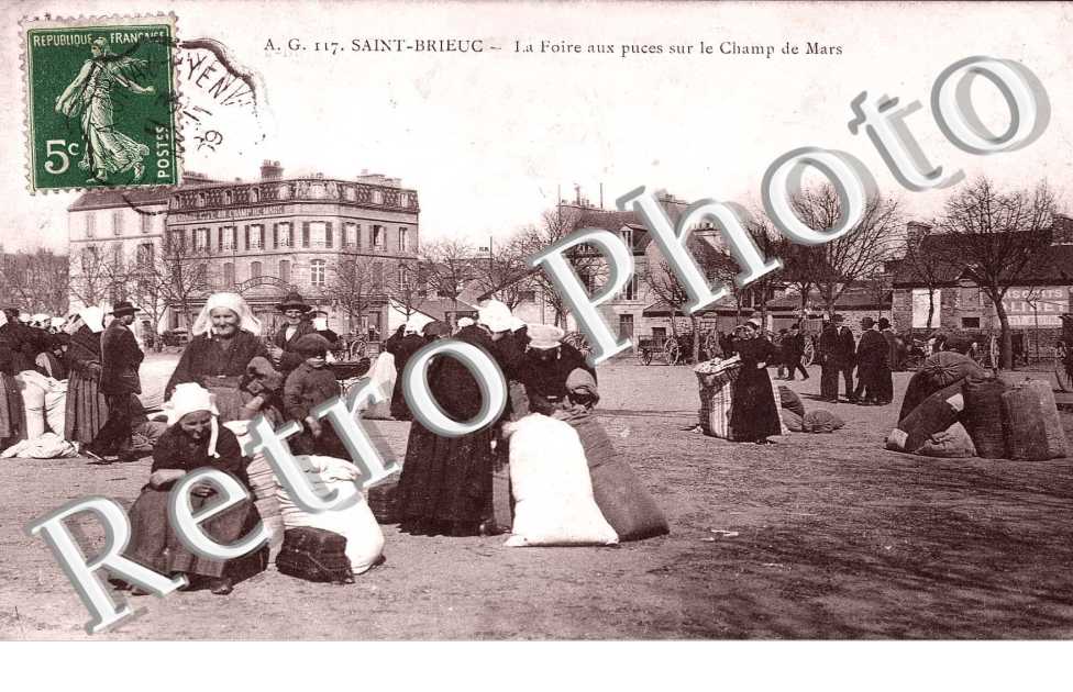 la foire aux puces sur le Champ de mars