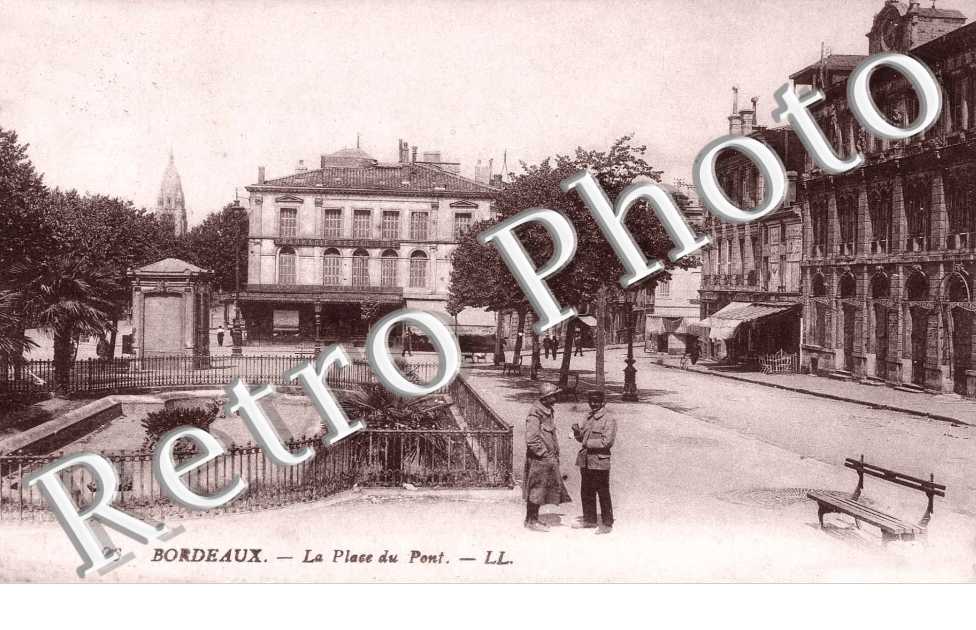 LA PLACE DU PONT