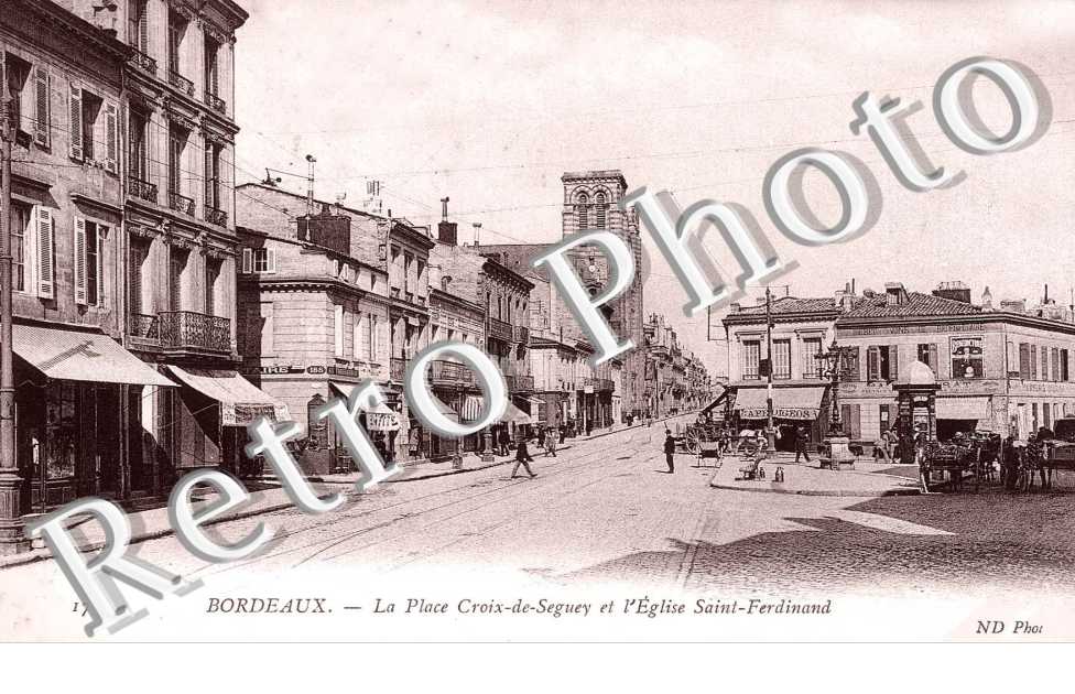 LA PLACE CROIX DE SEGUEY ET L'EGLISE SAINT FERDINAND