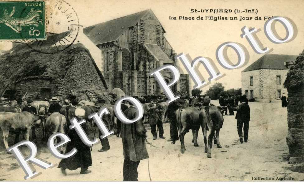 La Place de l'Eglise un Jour de Foire