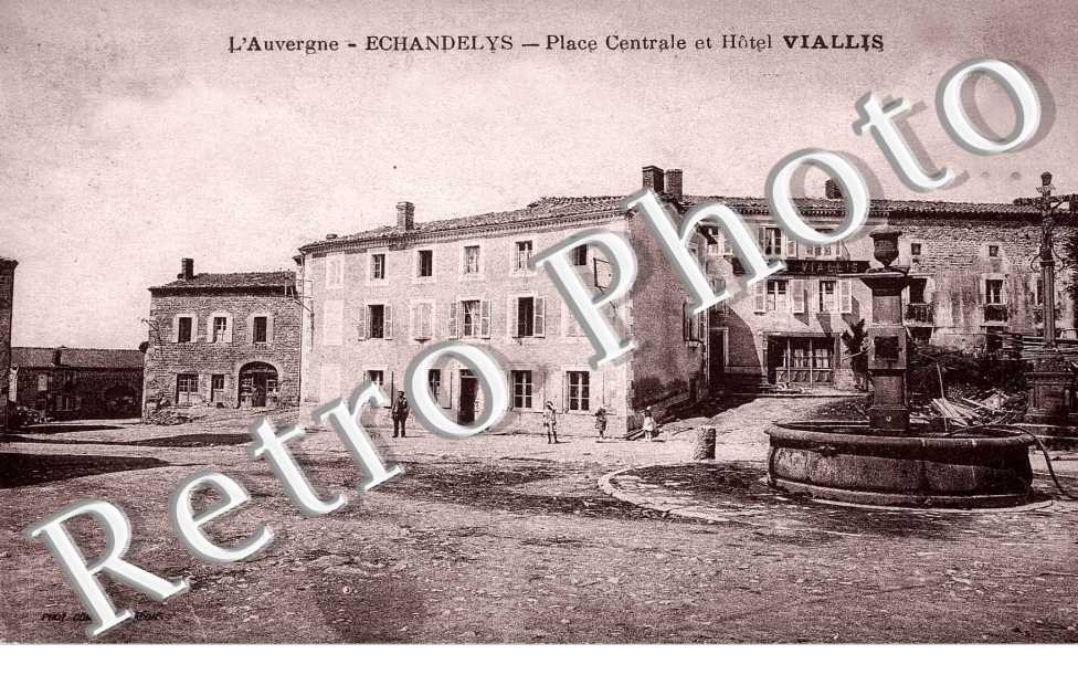 place centrale et hotel Viallis