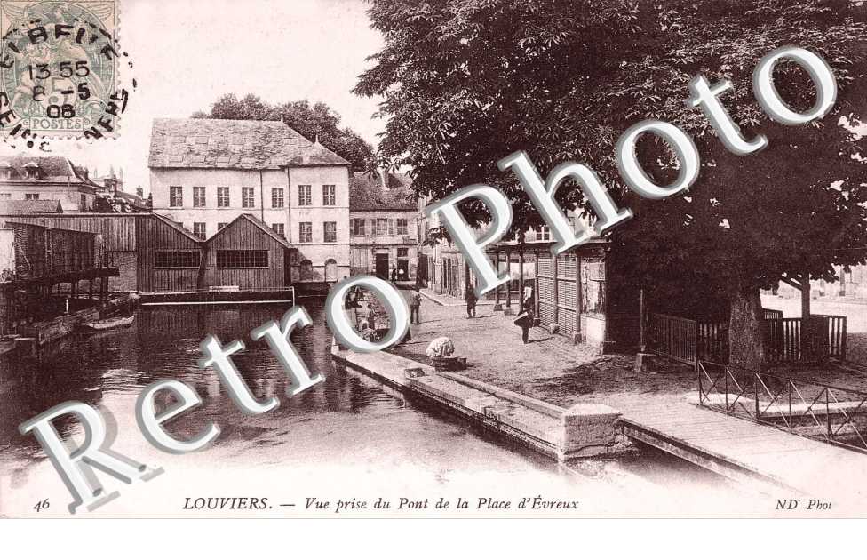 Vue prise du pont de la place d'Evreux