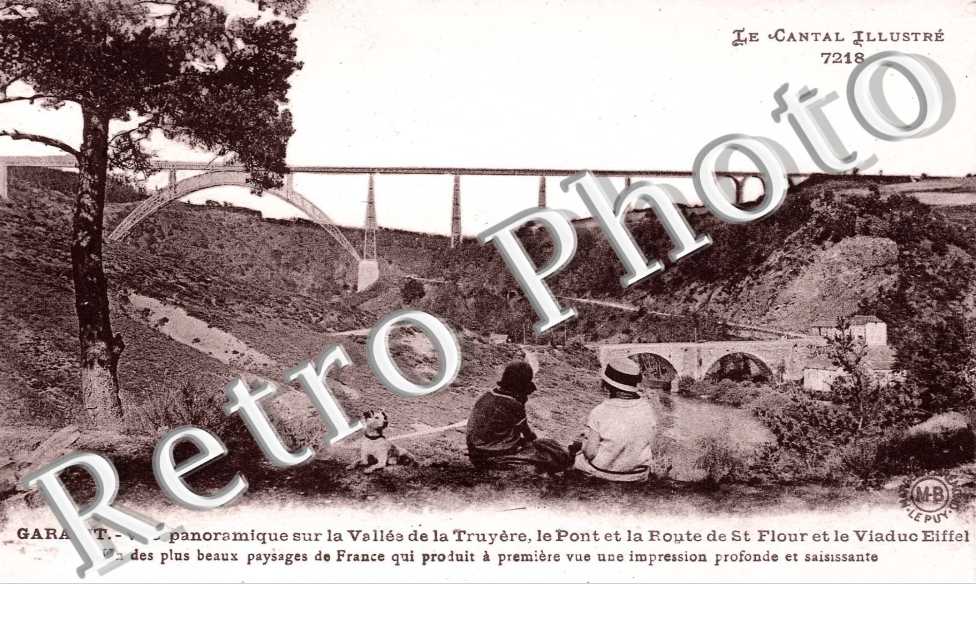 Vue panoramique sur la vallee de la Truyere - le pont et la route de Saint Flour et le viaduc