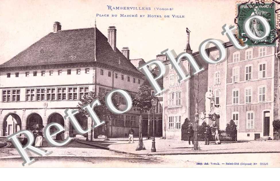Place du marche et hotel de ville