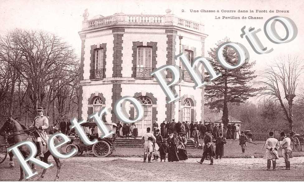 une chasse a courre dans la foret de dreux, le pavillon de chasse