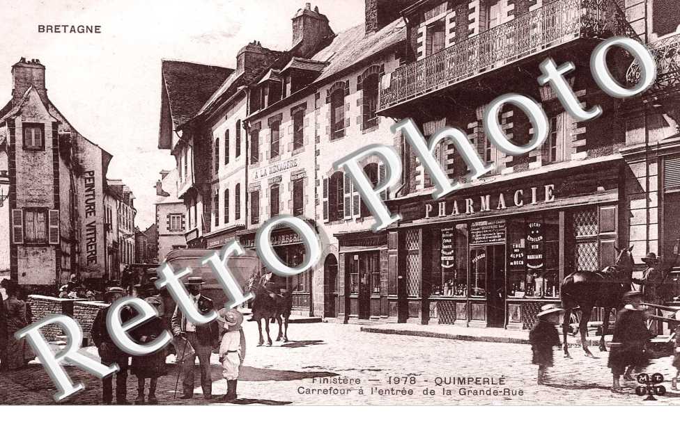 carrefour a l'entree de la grande rue
